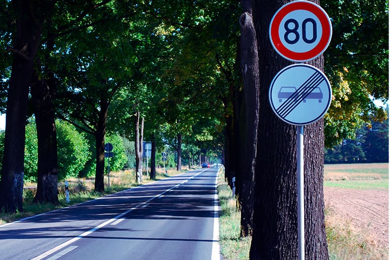 Las leyes sobre el exceso y limites de velocidad