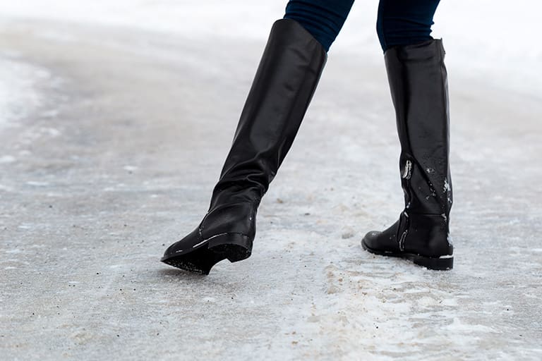 Como los accidentes de resbalones y caídas en propiedades privadas puede ocurrir